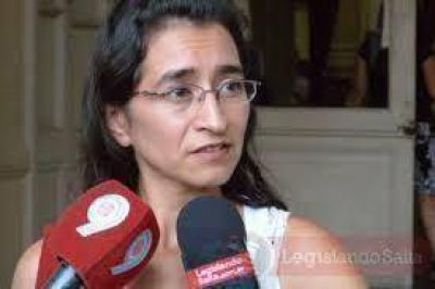 Gabriela Cerrano sobre el endeudamiento: �Es un cheque en blanco�