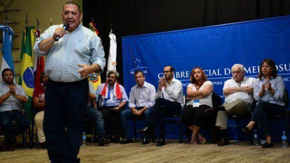 Dirigentes alentaron por Urribarri en la Cumbre Social	 