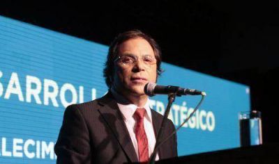 Giustozzi va por la provincia con el apoyo de Sergio Massa