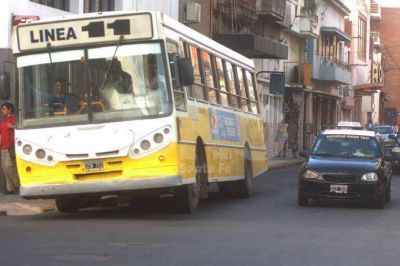 Solicitan que taxis y colectivos tengan aire acondicionado