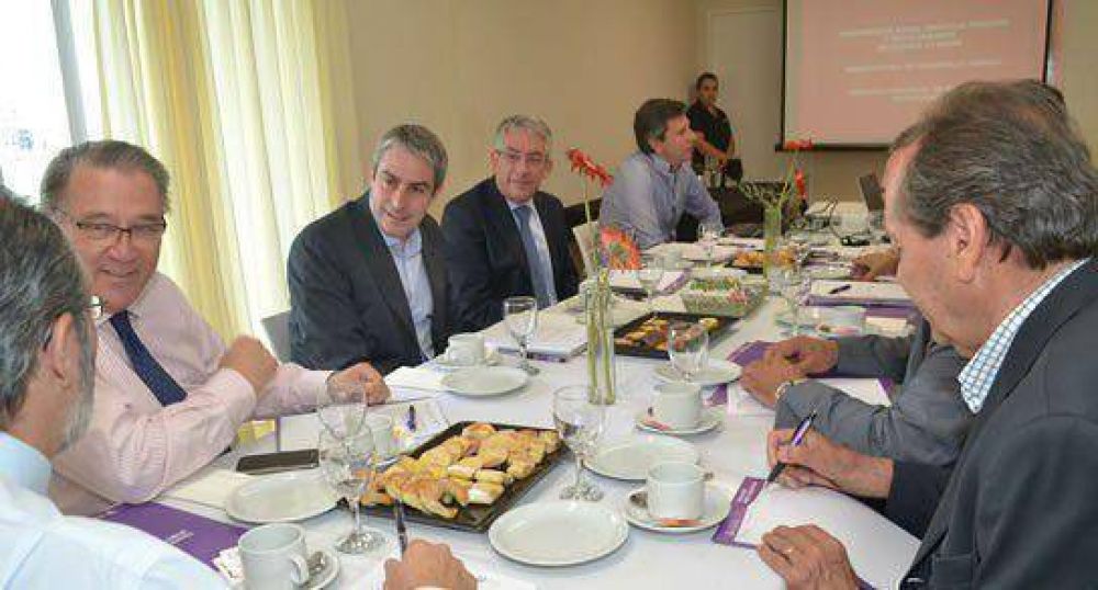 Santa Fe y C�rdoba avanzan en soluciones h�dricas