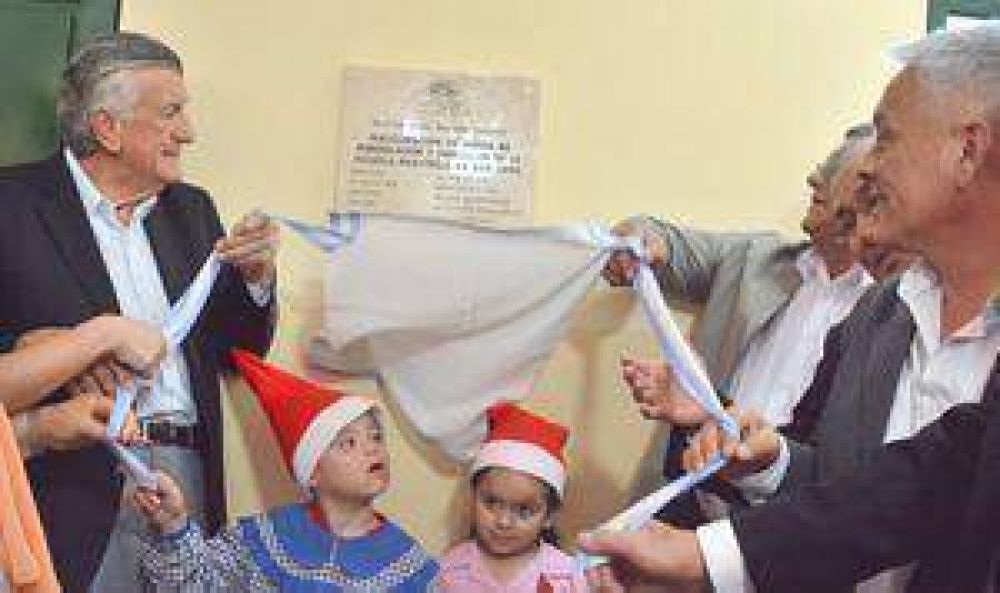 Gioja inaugur� una bater�a de obras en 25 de Mayo