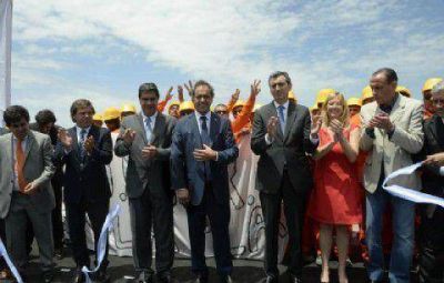 Scioli inaugur� tramo de la Autov�a 6 que generar� 