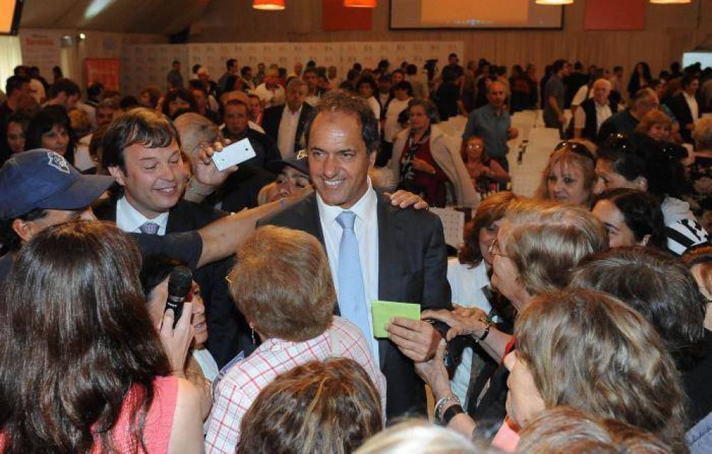 Scioli anunci� un aumento del 70 por ciento en la jubilaci�n m�nima a partir de enero