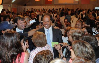 Scioli anunci� un aumento del 70 por ciento en la jubilaci�n m�nima a partir de enero
