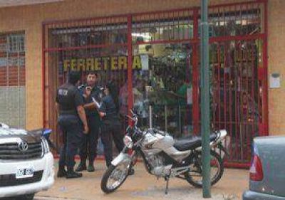 Asalto en una ferreter�a de Posadas y Coronel Su�rez