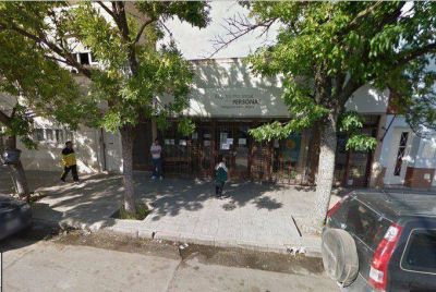 Encuentran renacuajos en el tanque de agua del Registro Civil