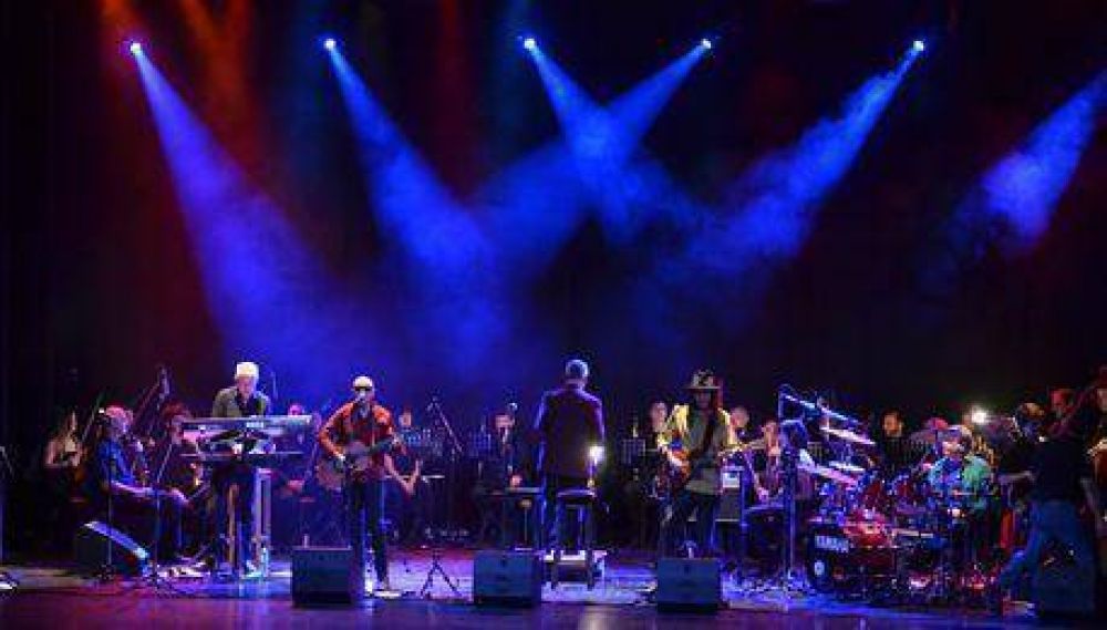 Concierto de la Sinf�nica y Can Can en el Paseo Jes�s Mend�a