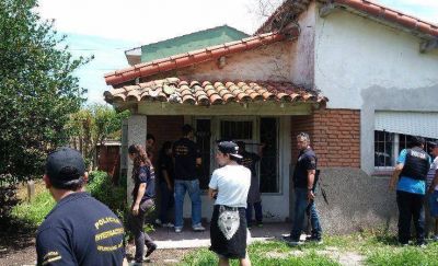 Viaj� a cuidar un familiar enfermo y le usurparon la casa