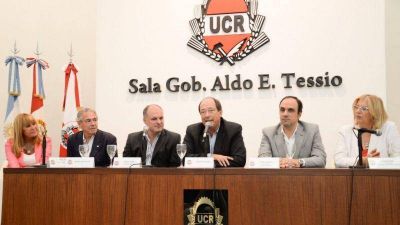Jos� Corral asumi� como Presidente del Foro de Intendentes Nacional de la UCR