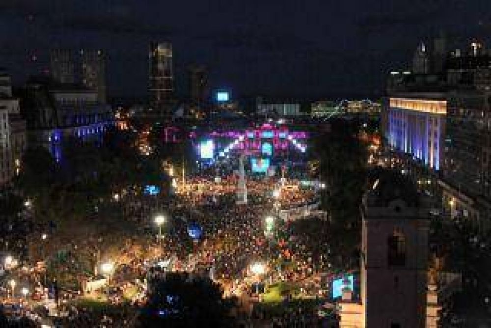 La Plaza de Mayo ser sede de la fiesta popular por los 31 aos de democracia