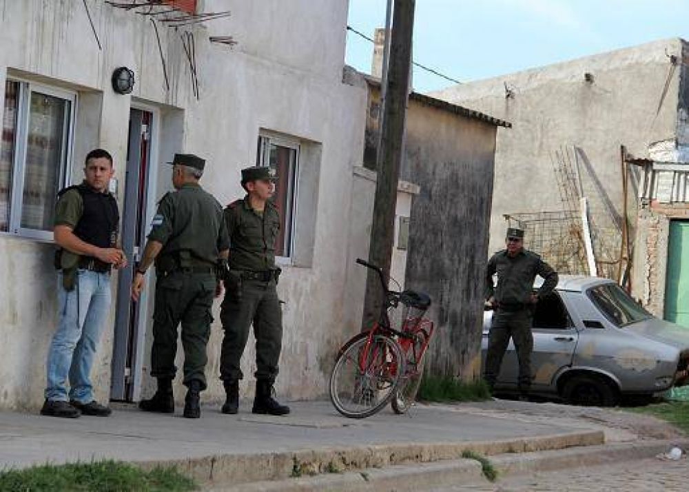 Un detenido: Gendarmer�a secuestr� droga en 12 operativos realizados en Gualeguaych�