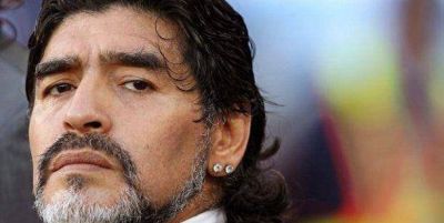 Maradona toma 4 pastillas de viagra por d�a