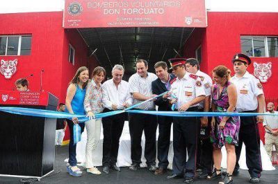 Se inaugur� el nuevo cuartel central de Bomberos de Don Torcuato