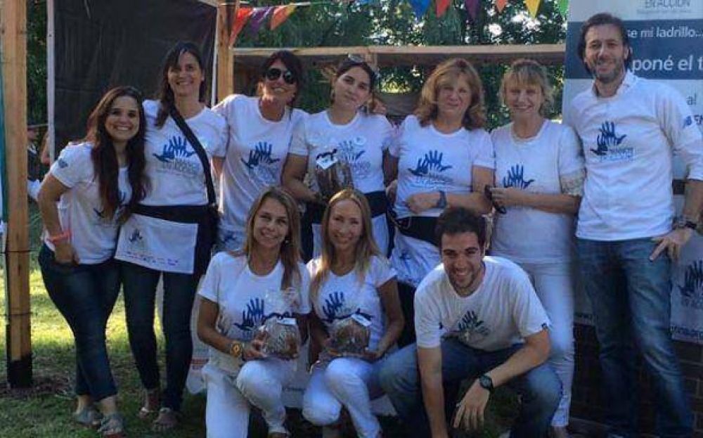 La ONG Manos en Acci�n lanza una nueva edici�n de la feria de Navidad solidaria