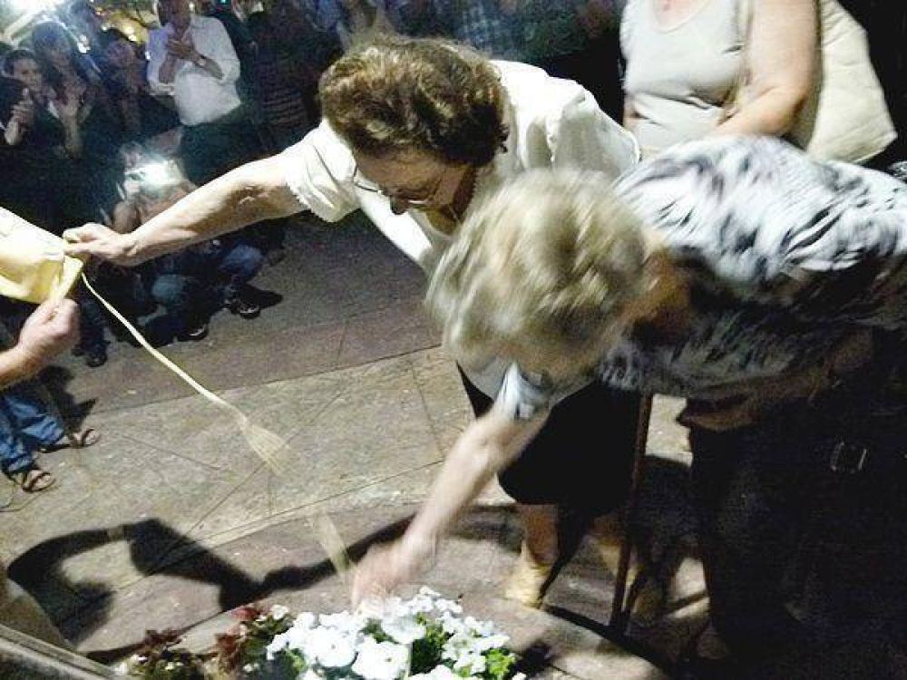 La Comisi�n de Amigos y Familiares de Detenidos y Desaparecidos realiz� un acto