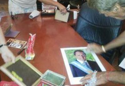 Toma de la Municipalidad: Limpiaron el despacho del Intendente, pinturas incluidas