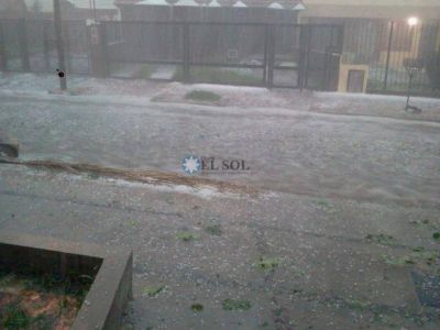 Violenta tormenta azot� el distrito