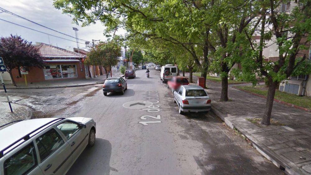 Colision� contra el frente de un negocio y le secuestraron el auto por alcoholemia positiva