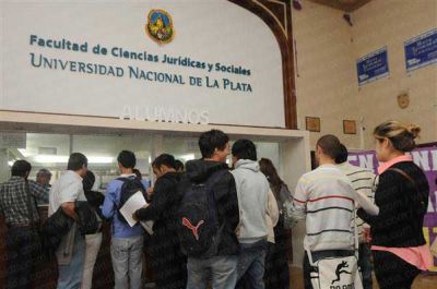 Abogac�a, M�sica y Educaci�n F�sica, entre las carreras que m�s atraen a los j�venes   