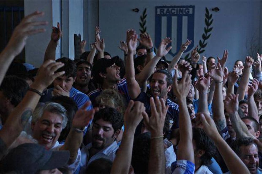 Mientras espera ser campe�n esta noche, Racing elige presidente