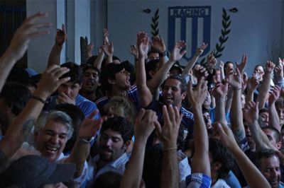 Mientras espera ser campe�n esta noche, Racing elige presidente