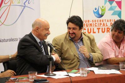 Closs firm� el convenio para la realizaci�n de la VI edici�n del Iguaz� en Concierto