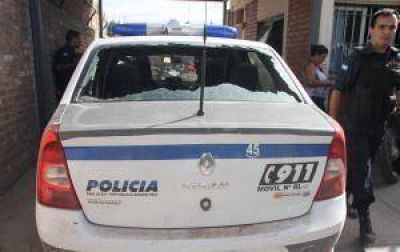 Una pelea vecinal dej� un joven muerto y su t�o grave