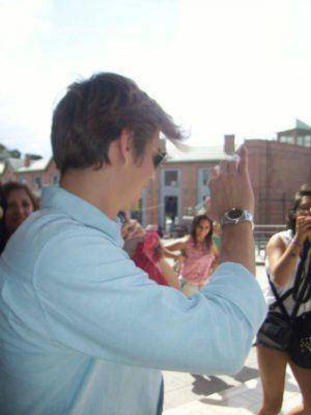 Carlos Baute mostr� toda su sencillez en el contacto con sus fans