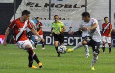 Quilmes perdi� ante River y se despidi� del torneo de la peor manera