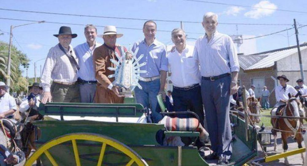 Dom�nguez apunt� a otros presidenciables
