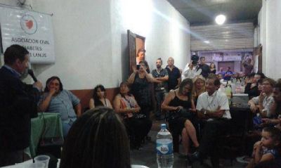 ERIKA SALEGA AGRADECIO LA VISITA DE DIAZ PEREZ A SU BARRIO Y LA COMPROMETIDA COLABORACION CON LA ONG QUE ELLA PRESIDE