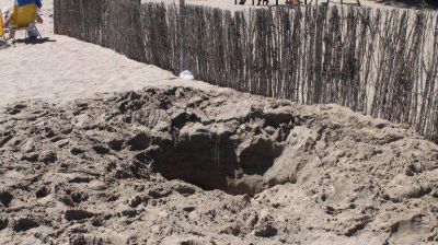 Villa Gesell: un chico muri� ahogado tras desmoronarse el pozo que hizo en la arena