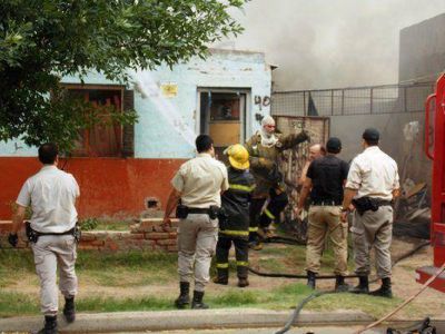 Da�os por incendio en casa de la calle Misiones