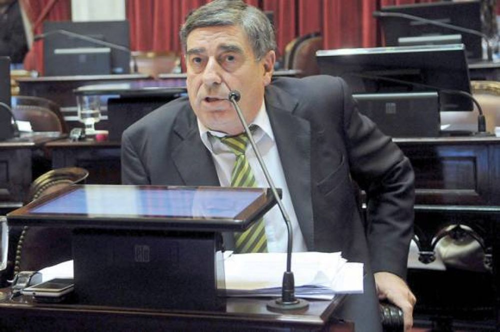 Cimadevilla dijo que Buzzi y Das Neves pelean al estilo �el D�o Pimpinela�