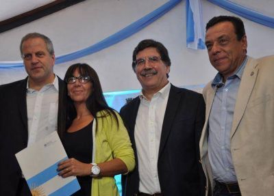 Fondo escolar: cuidado, le dieron plata a C�ffaro