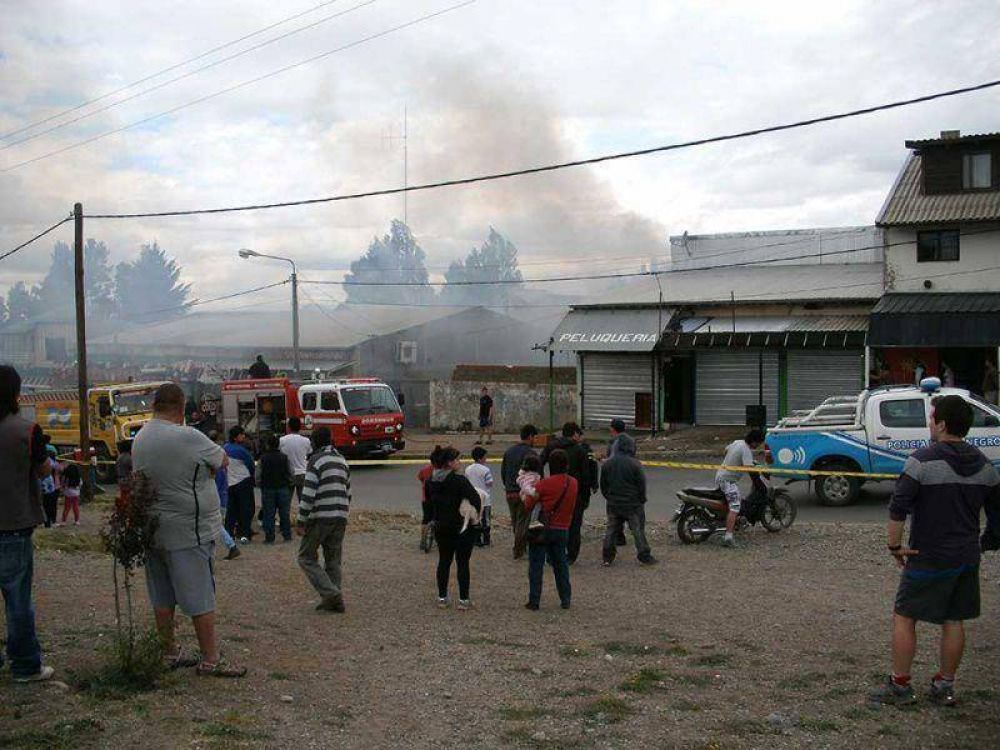 Mujer incendi� su propia casa, sali� malherida, y mat� a su hija y dos adolescentes amigas de la familia
