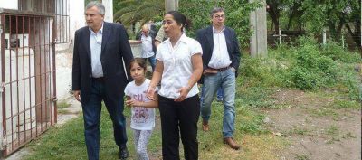 MORALES RECORRI� LA ESCUELA PRIMARIA N� 383 JUAN MAMERTO ESQUI� DE RODEITO