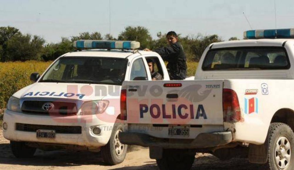 Vecinos golpearon a 4 polic�as en un operativo