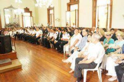 Se celebr� el D�a de la Polic�a con una entrega de distinciones a miembros de la fuerza local 