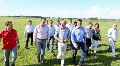 Ansioso, alcalde de reemplazo se olvid� del hist�rico, no esper� a Insaurralde y se fue al FR