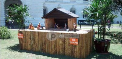 Pol�mica: Bruera tap� el Jard�n que recuerda a v�ctimas de la inundaci�n