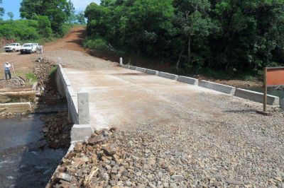 Habilitaron el nuevo puente construido sobre el arroyo Fortaleza en San Pedro