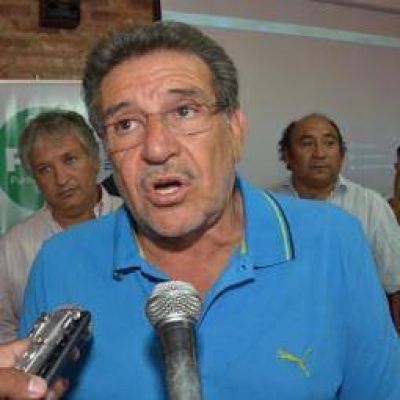 Beder dej� en �stand by� la definici�n por un bono navide�o