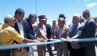 Una bater�a de obras inauguraron en Calingasta
