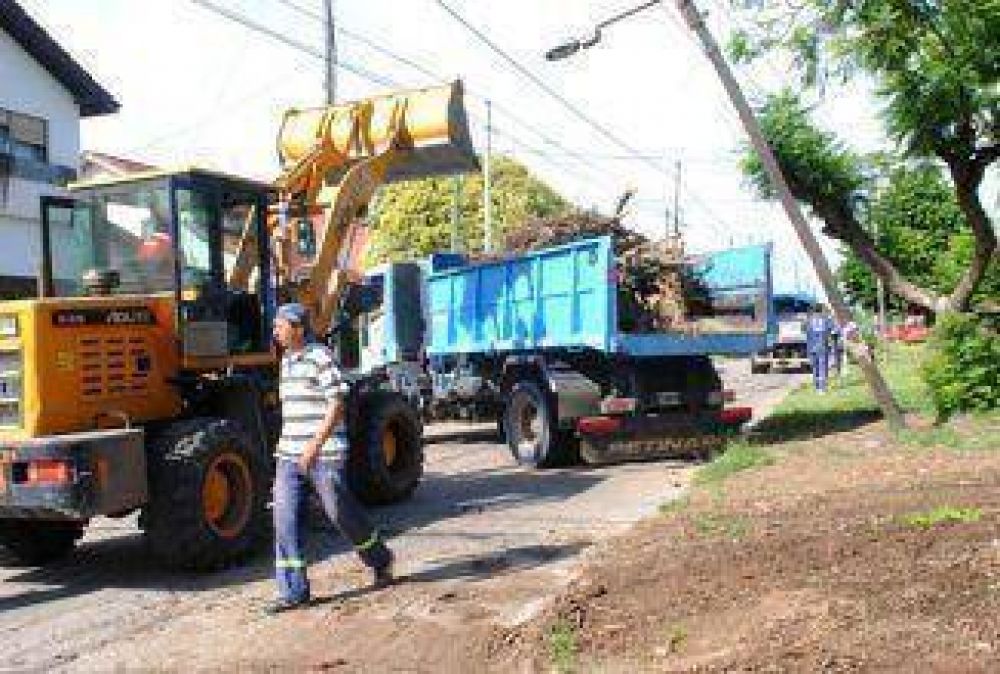 El municipio realiz� un operativo integral de limpieza en Bernal