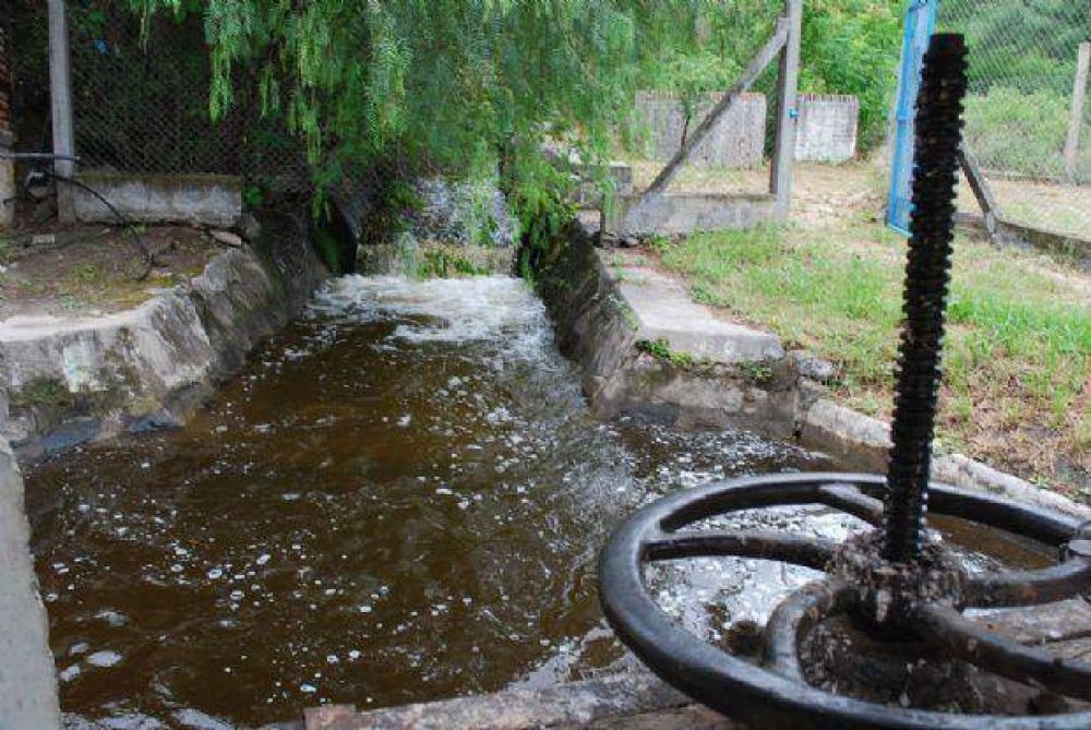 Barrios del oeste pasaron cerca de 12 horas sin una gota de agua
