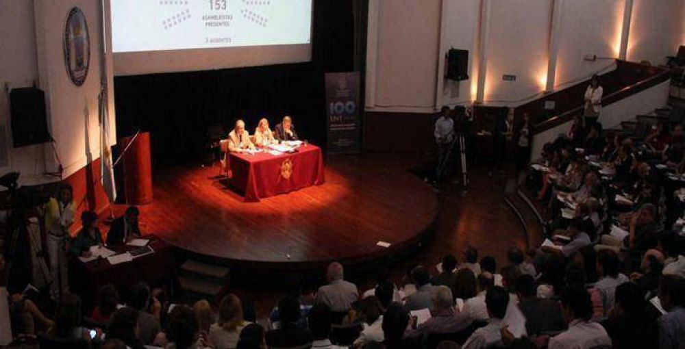 �ltima asamblea universitaria del a�o