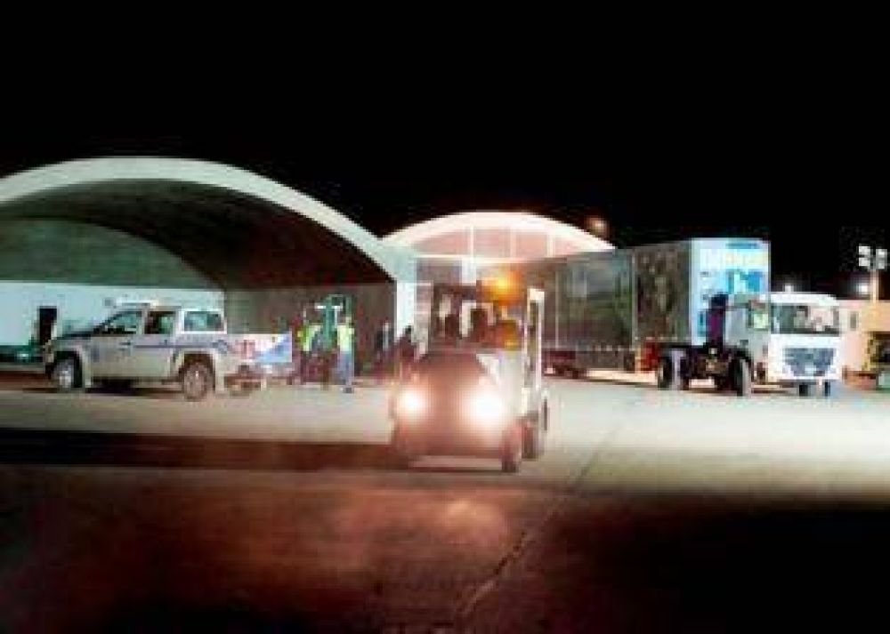 El gobernador Sapag quiere un aeropuerto de cargas para Neuqu�n