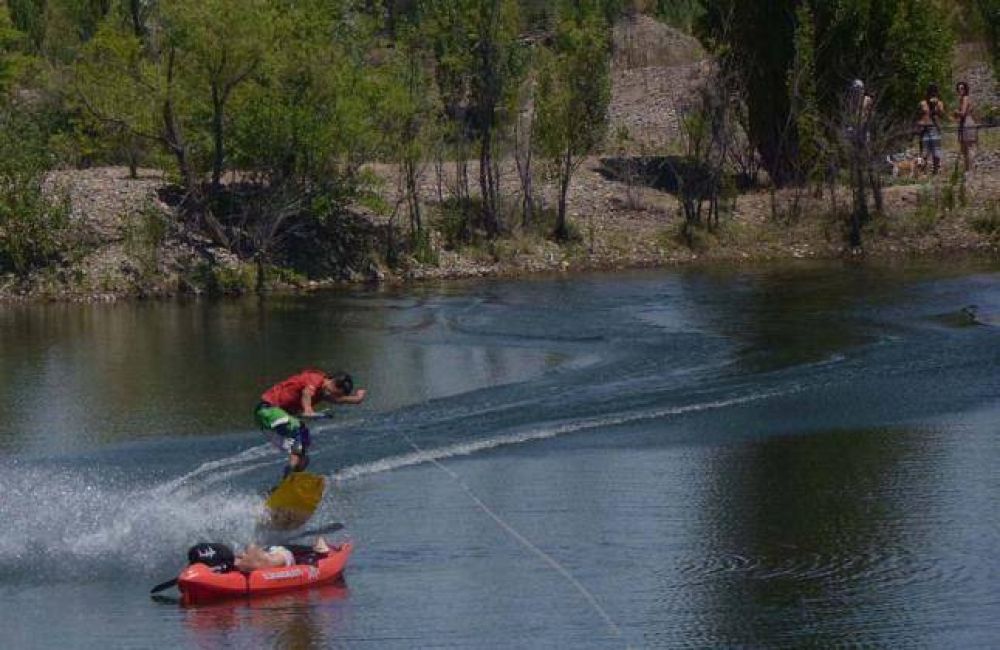 Se inaugur� el Parque Acu�tico en Valentina Sur